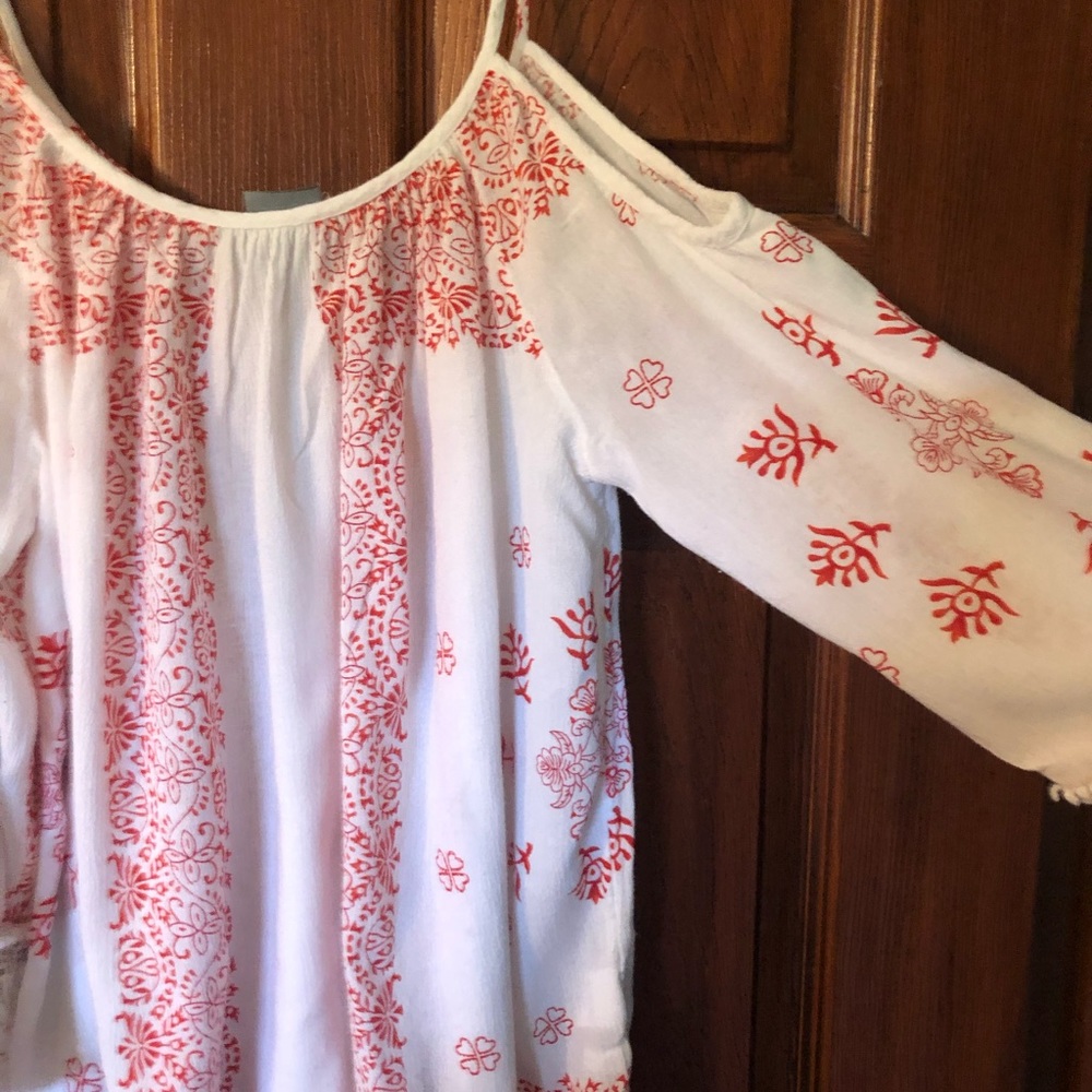 Cold shoulder top